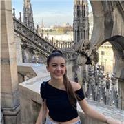 Profesora de multitud de asignaturas, para niños y niñas de colegio y ESO.